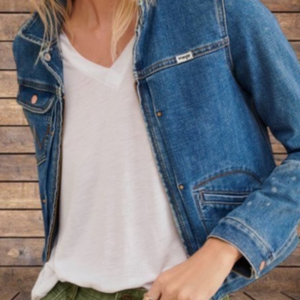 Wrangler Heritage Zip Distressed Blue Denim Jacket